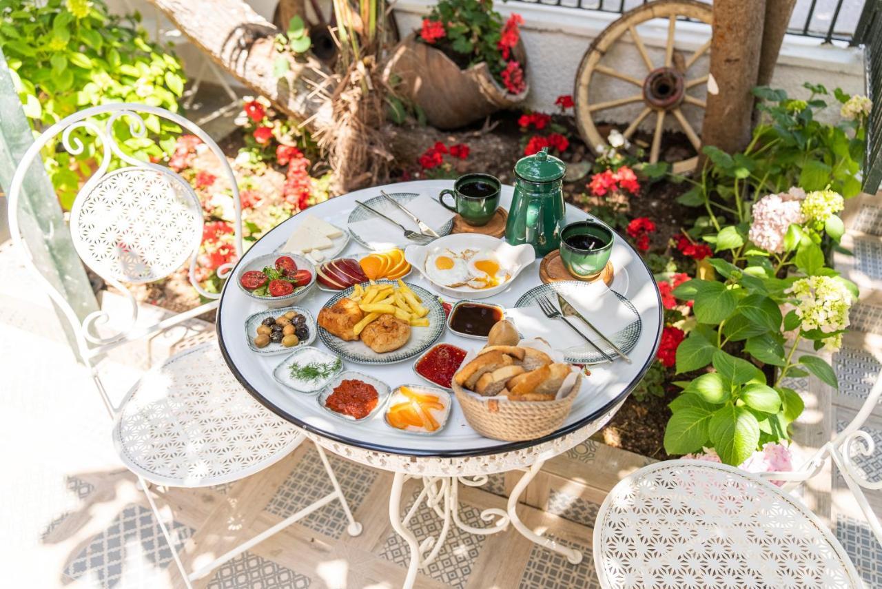 Aya Butik Otel Adalar Exteriör bild
