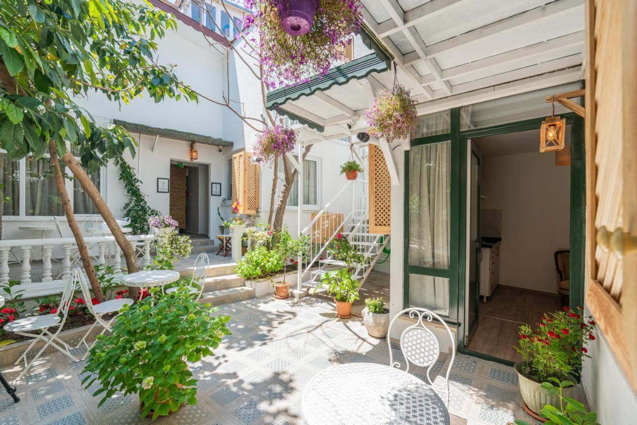 Aya Butik Otel Adalar Exteriör bild