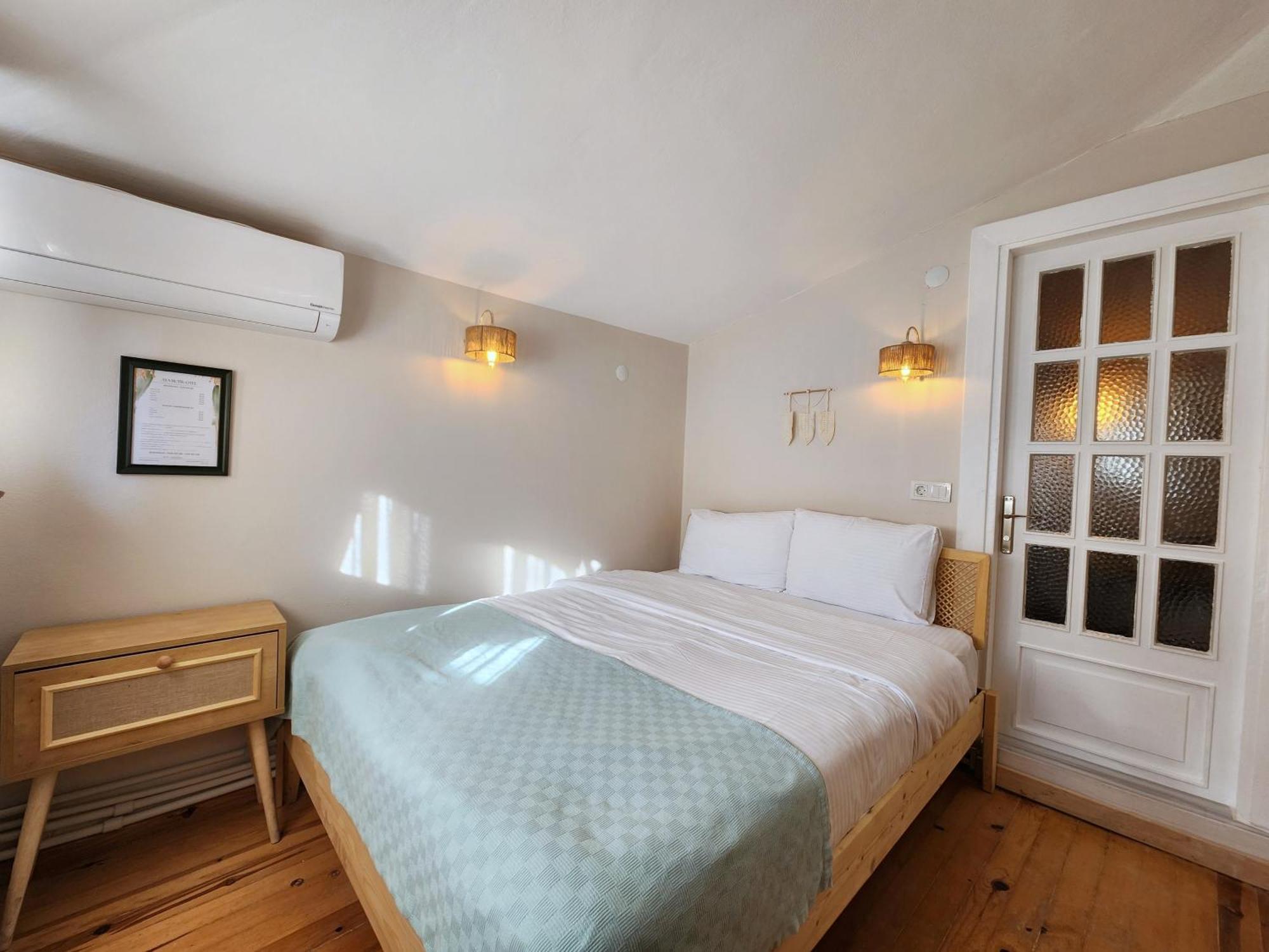 Aya Butik Otel Adalar Exteriör bild